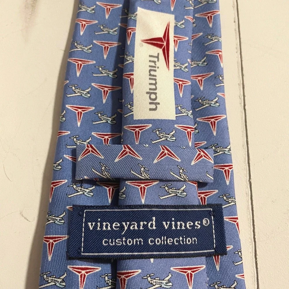 Vineyard Vines Custom Collection Triumph Necktie‎ Silk Blue Airplane Pilot